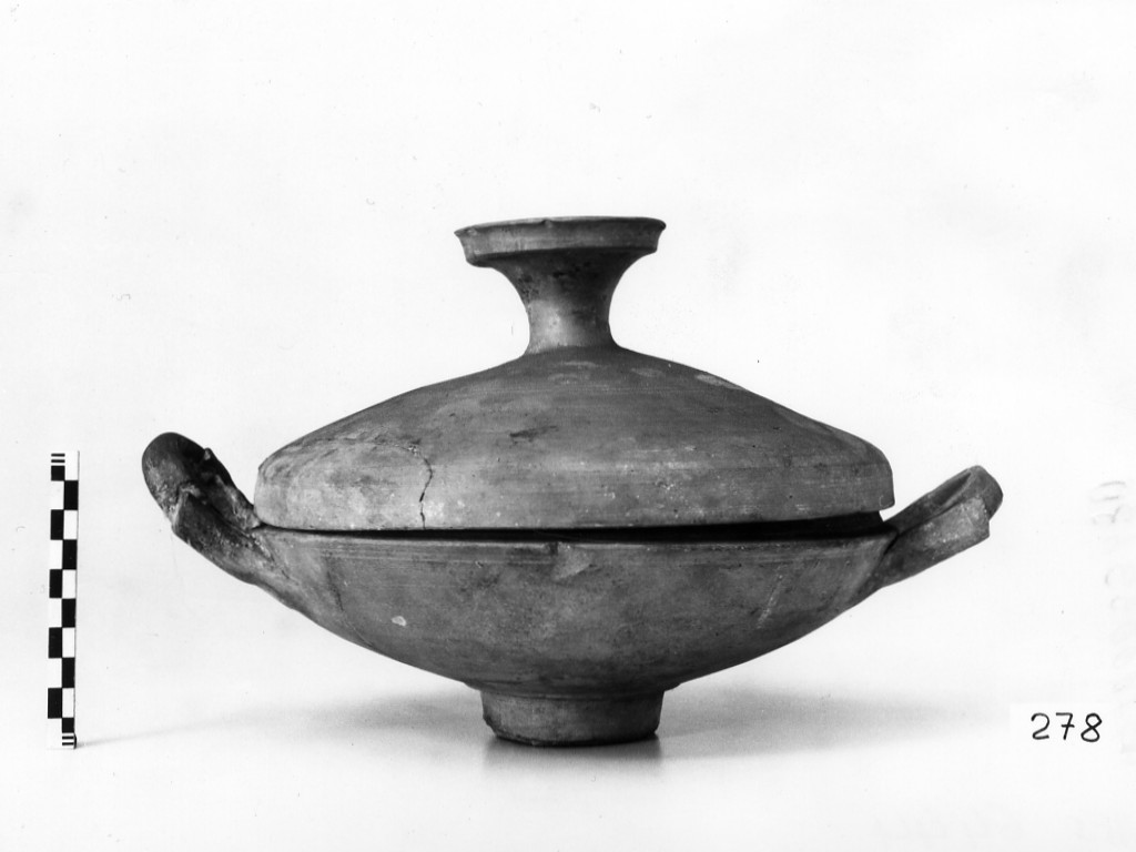 lekanis - produzione italo-siceliota (sec V a.C)