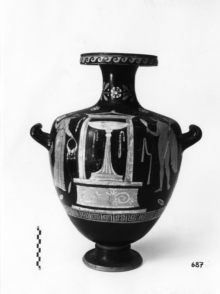 hydria - produzione apula, officina Pittore dell'Iliupersis (sec IV a.C)