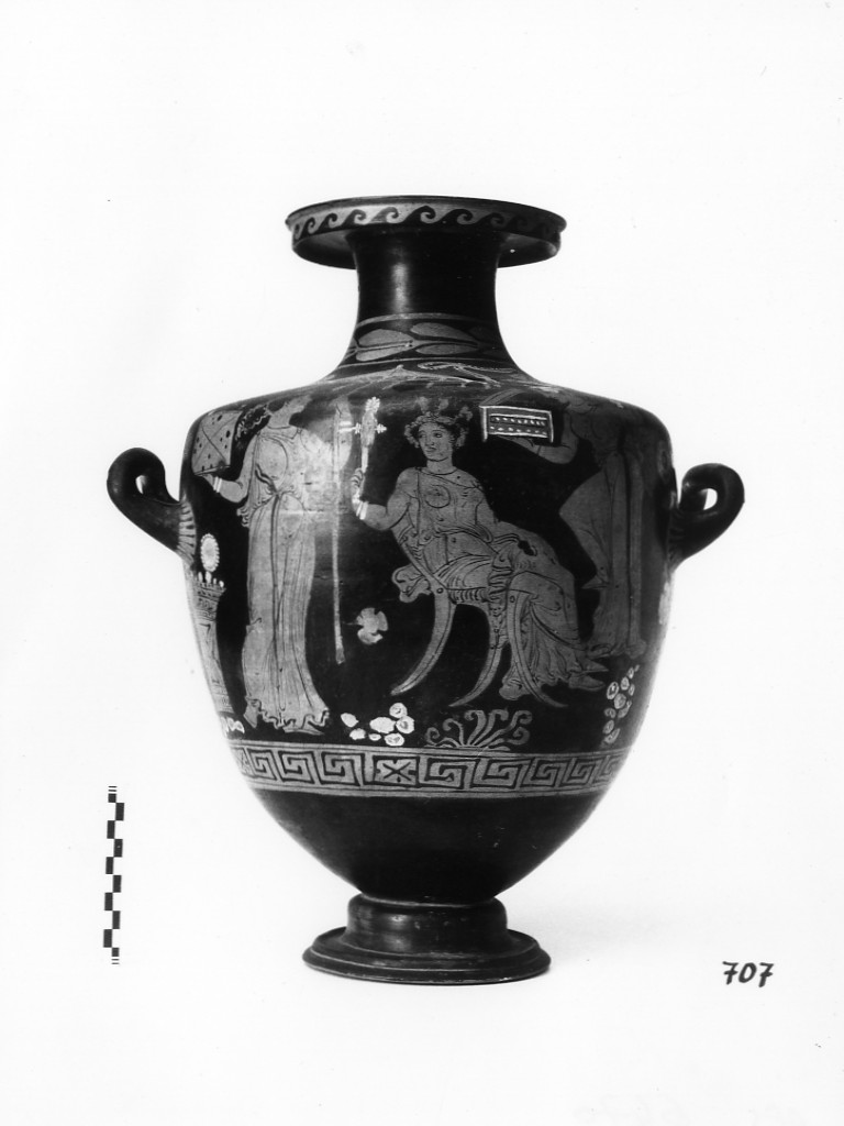 hydria - produzione apula, Officina del Pittore di Dario (sec IV a.C)