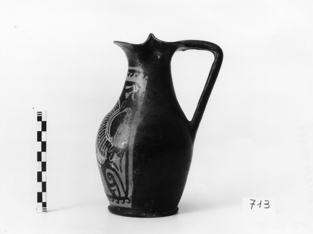 oinochoe a bocca trilobata - produzione apula, "Ornato Style" (sec IV a.C)