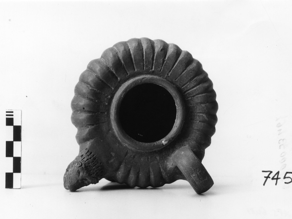 lucerna - produzione apula (sec III a.C)