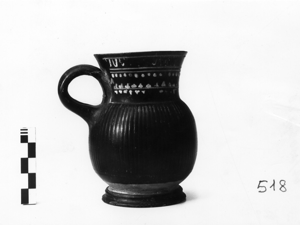 boccale - produzione apula, fabbrica di Gnathia (seconda metà sec. IV a.C)