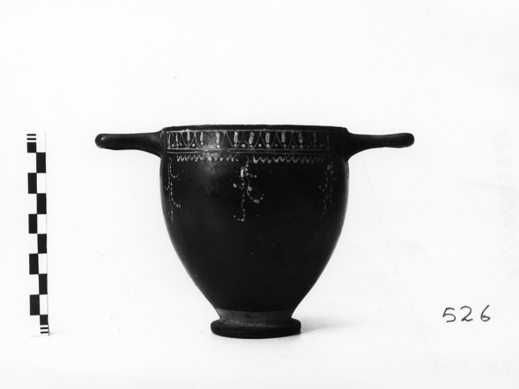 skyphos - produzione apula, fabbrica di Gnathia (sec. IV a.C)