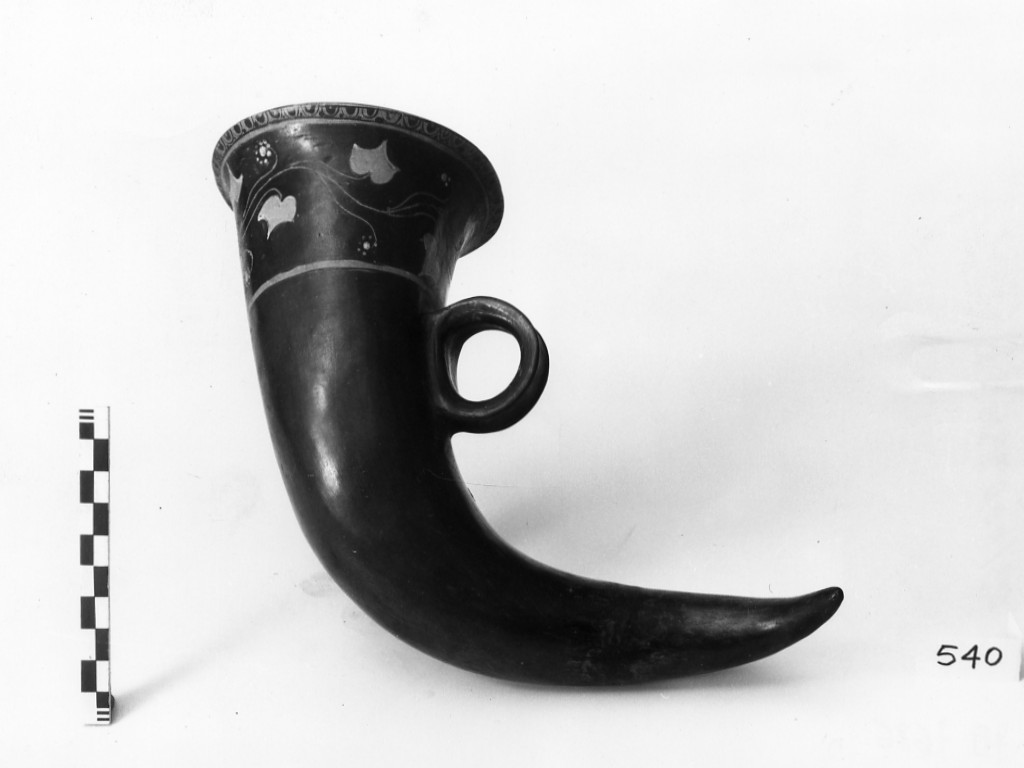 rhyton - produzione apula, fabbrica di Gnathia (sec. IV a.C)
