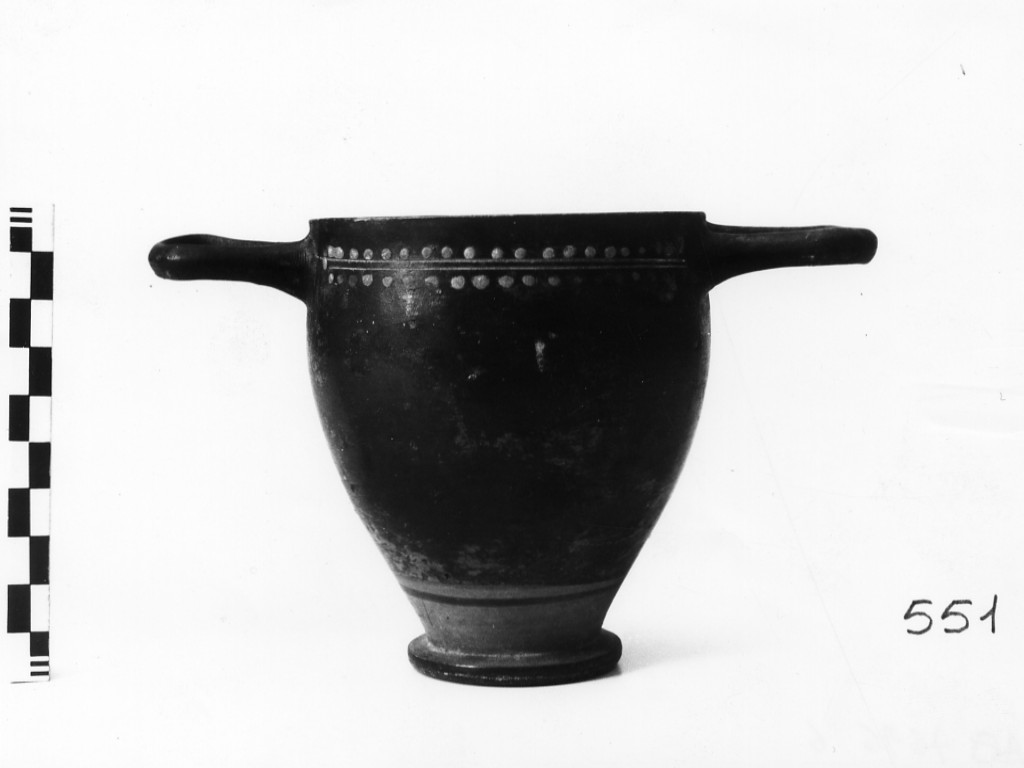 skyphos - produzione apula, fabbrica di Gnathia (sec. IV a.C)