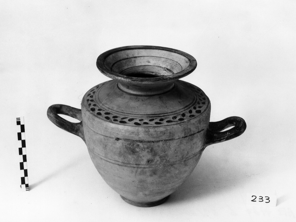 stamnos - produzione messapica (secc. IV a.C.-III a.C)