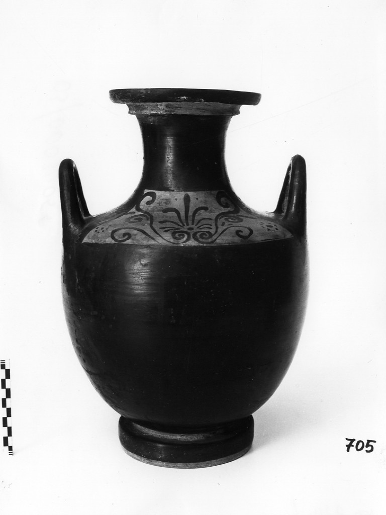 vaso stamnoide - produzione italiota (sec. IV a.C)