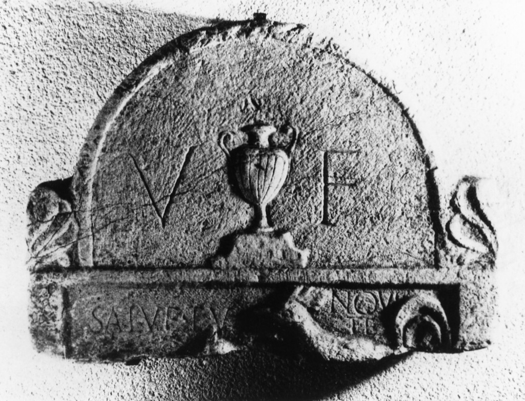 stele funeraria centinata (prima metà sec. I d.C)