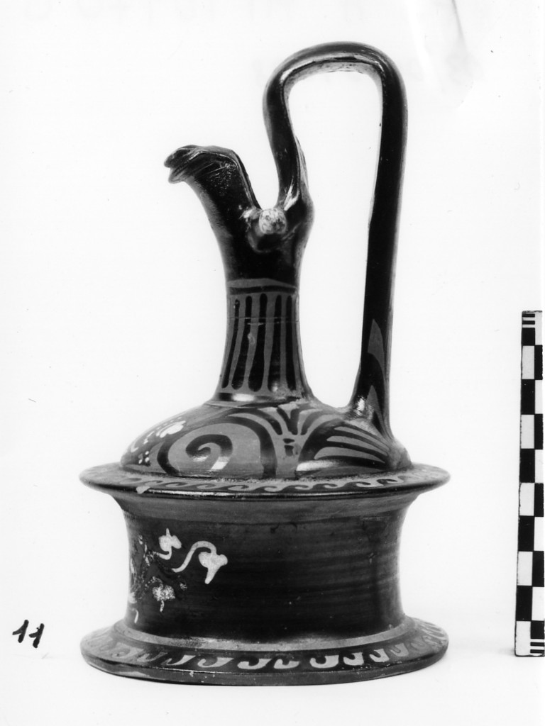 epichysis di stile di Gnathia (ultimo quarto sec. IV a.C)