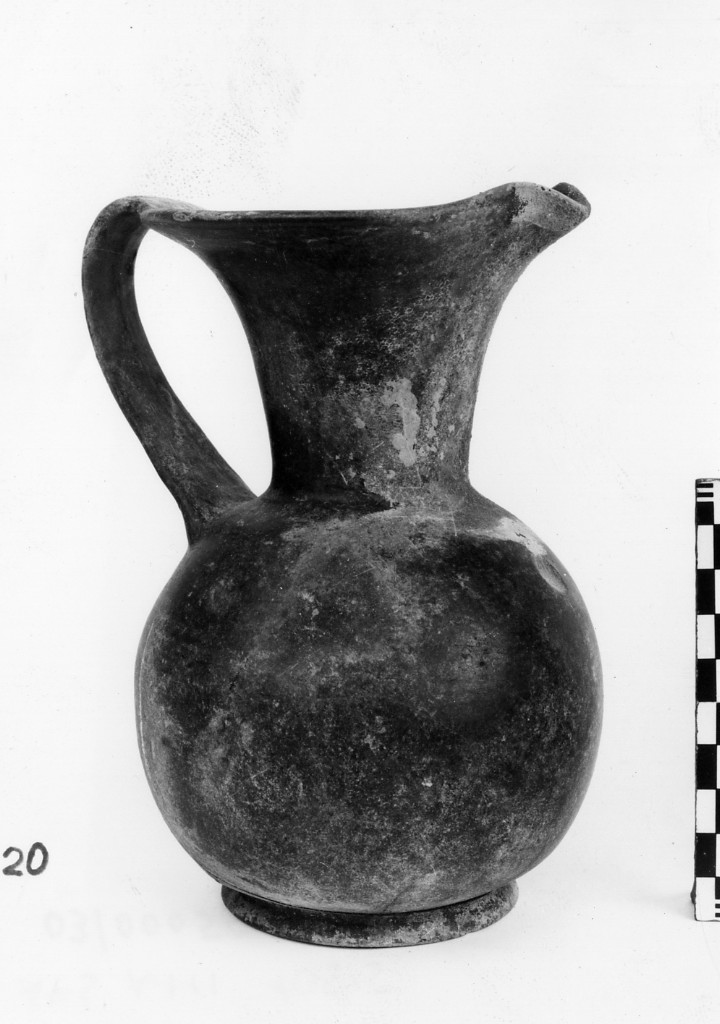 oinochoe - periodo orientalizzante (fine/ inizio secc. VII a.C.-VI a.C)