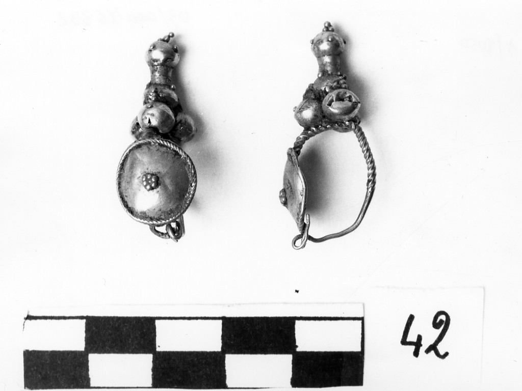 orecchini (secc. II a.C.-I d.C)