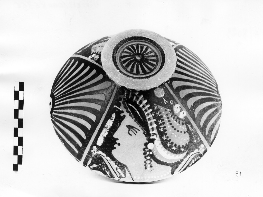 coperchio di lekane - Kantharos Group (ultimo quarto sec. IV a.C)