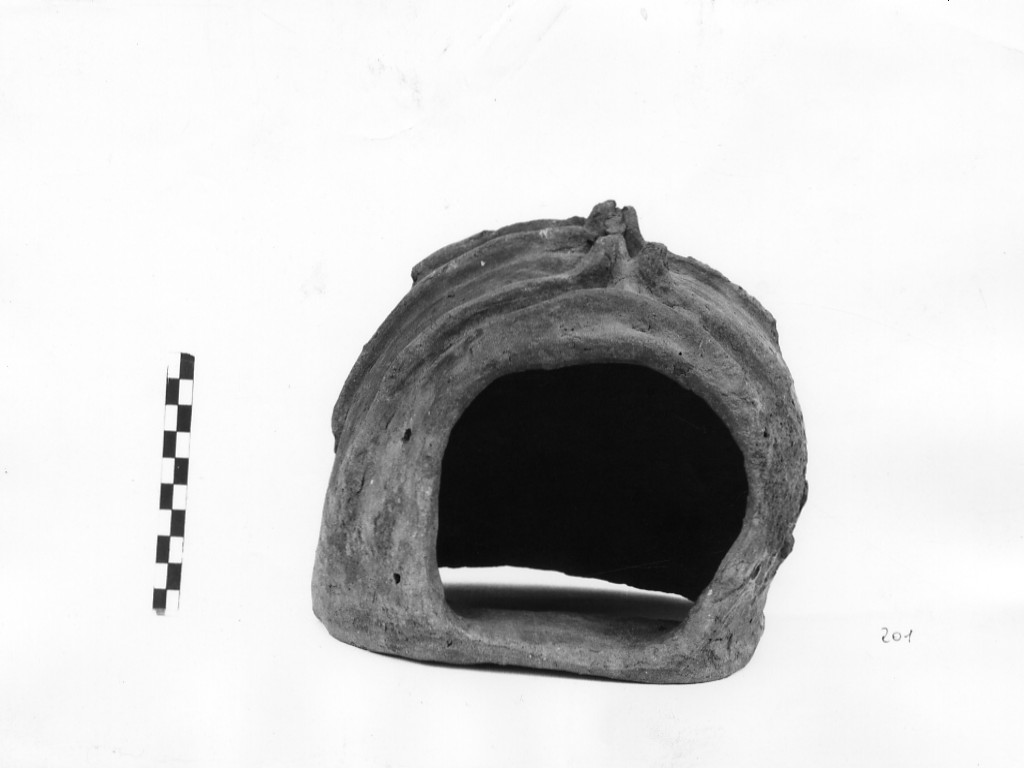 urna a capanna (secc. IX a.C.-VIII a.C)