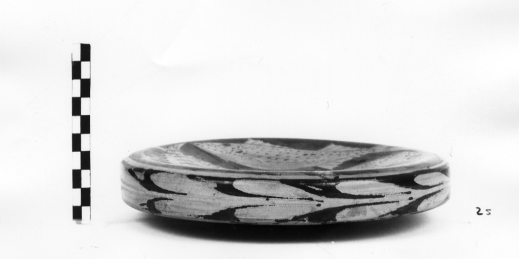 piatto da pesce (terzo quarto sec. IV a.C)