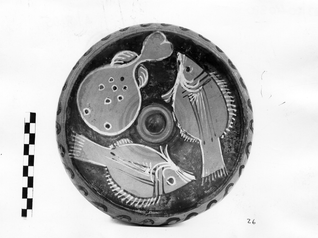piatto da pesce (terzo quarto sec. IV a.C)