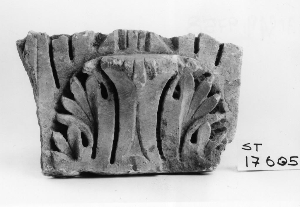 capitello composito di lesena (età severiana)