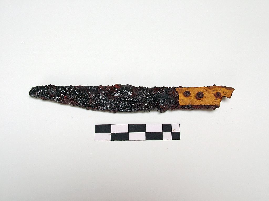 coltello/ lama (prima metà Sec. III a.C)