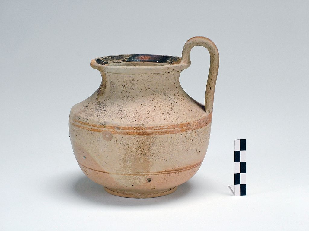 brocchetta monoansata - produzione apula (sec. IV a.C)