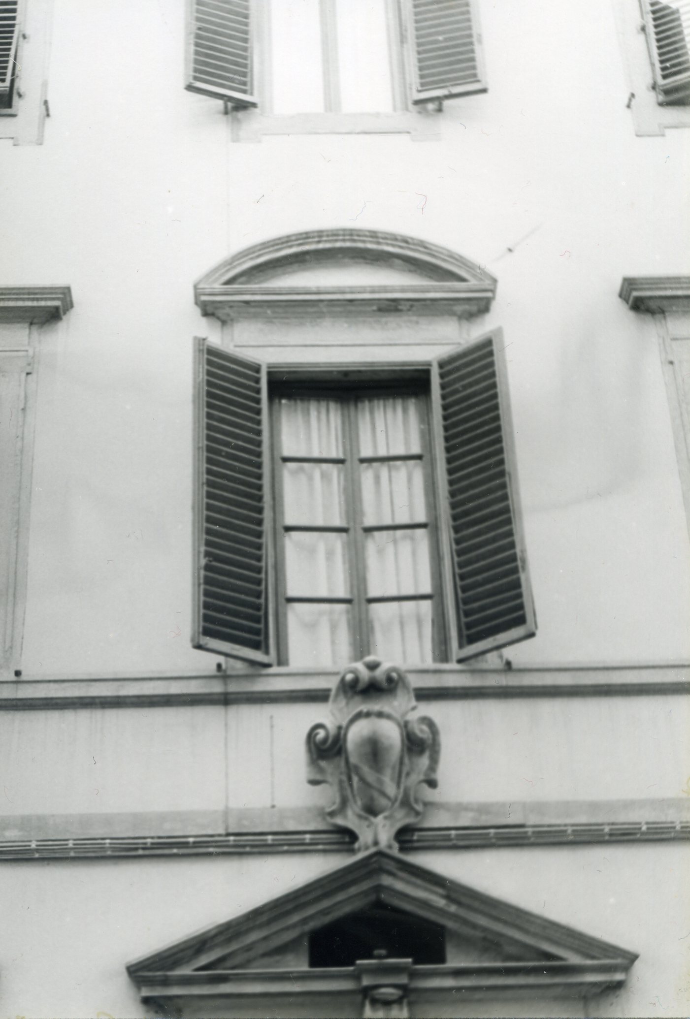 mostra di finestra, opera isolata - ambito fiorentino (seconda metà XVI)