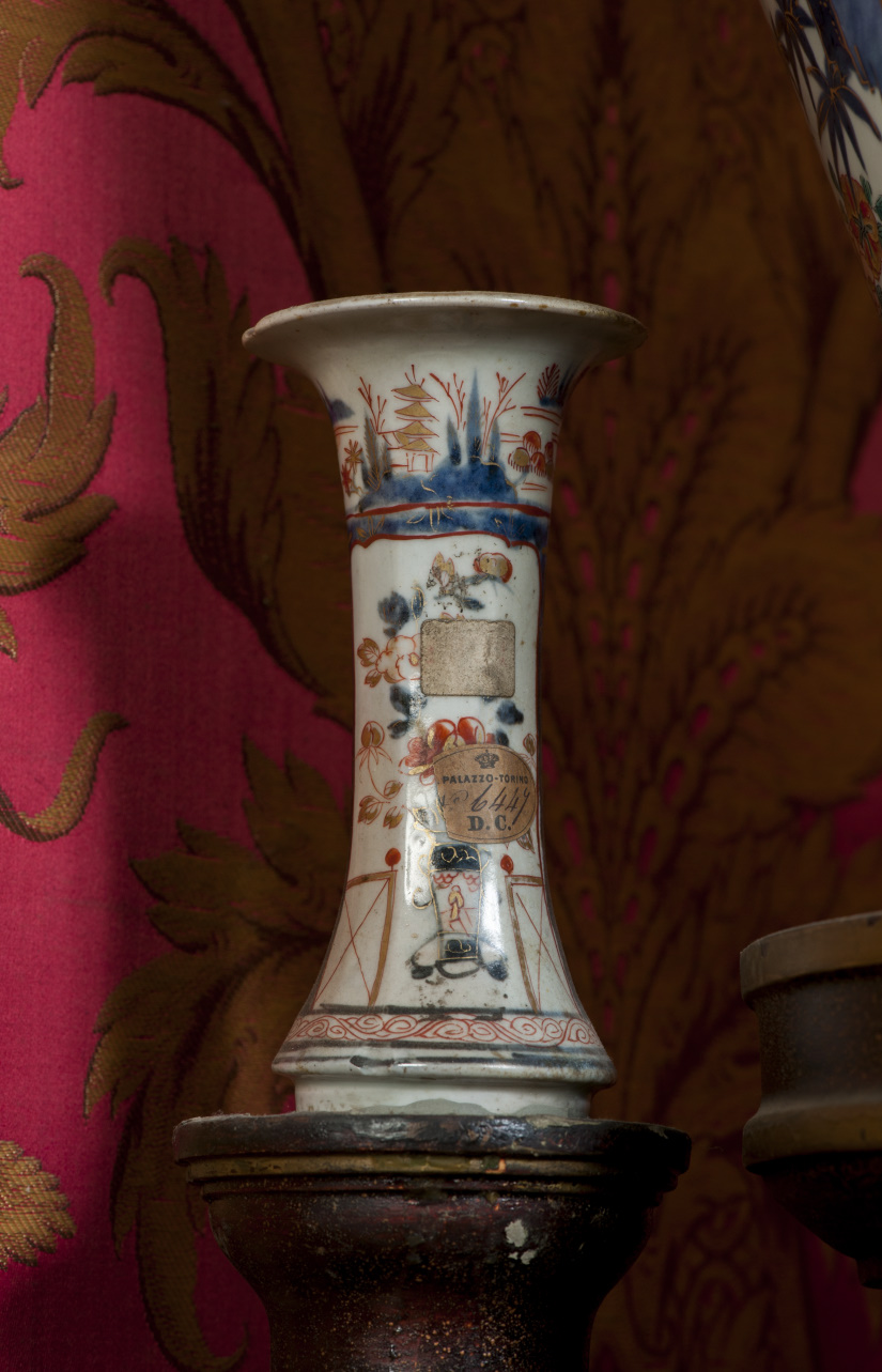 vaso giapponese, pendant - manifattura giapponese (prima metà sec. XVIII)