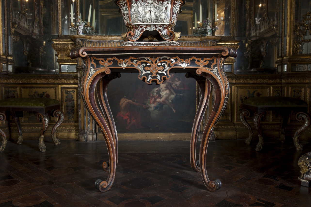 Venere che scende alla fucina di Vulcano per ordinarvi armi (paracamino) di Crosato Giambattista (attribuito) - ambito veneto (XVIII)