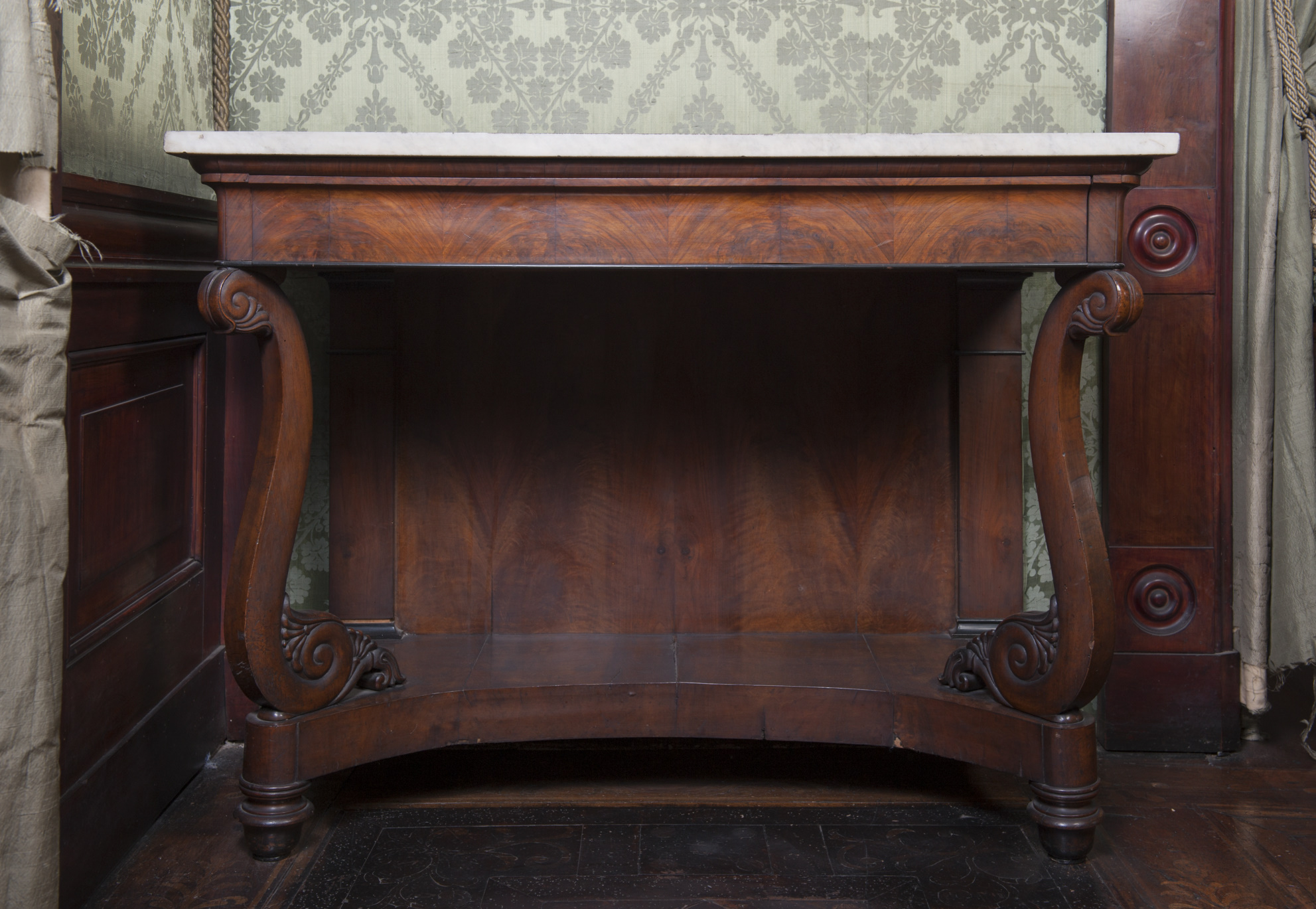 console - rettangolare, opera isolata - manifattura torinese (secondo quarto sec. XIX)