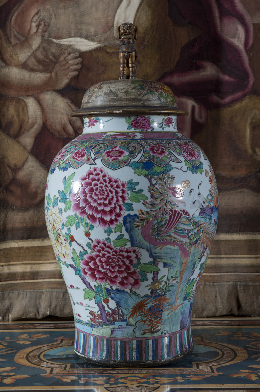 motivi decorativi floreali con uccelli (vaso con coperchio, coppia) - manifattura cinese (secondo quarto sec. XVIII)