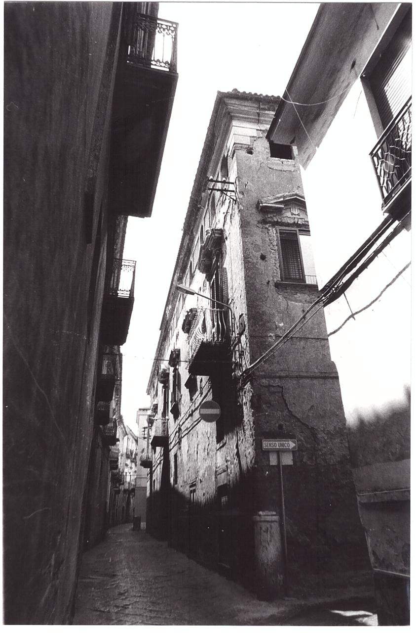 palazzo Serra (palazzo, nobiliare) - Aversa (CE) 