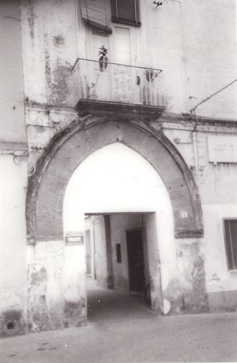 palazzo con portale del XIV secolo (palazzo, privato) - Capua (CE) 