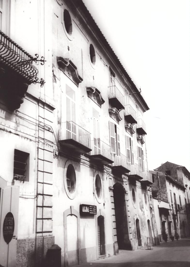 palazzo Luongo (palazzo, privato) - Capua (CE) 