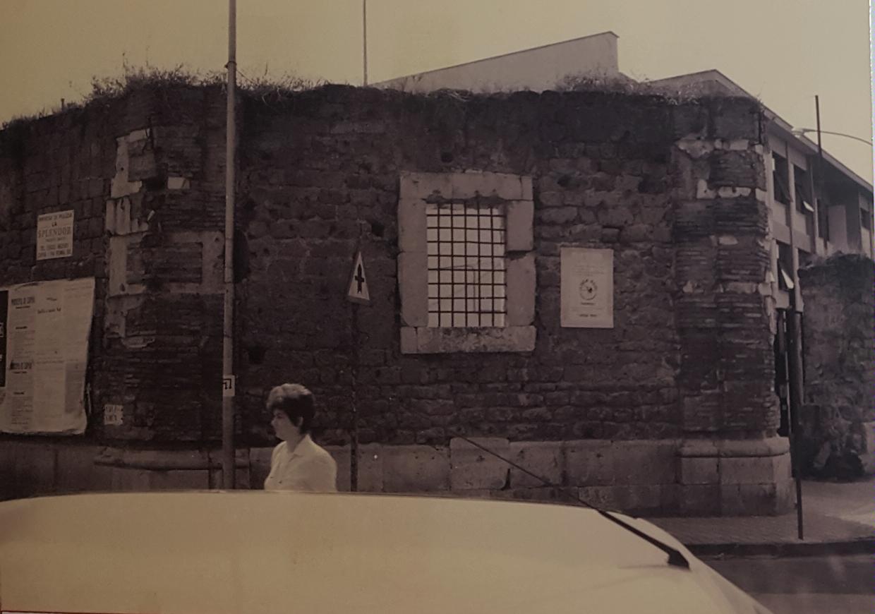 ex Caserma Pianelli (Caserma: resti di mura, militare) - Capua (CE) 