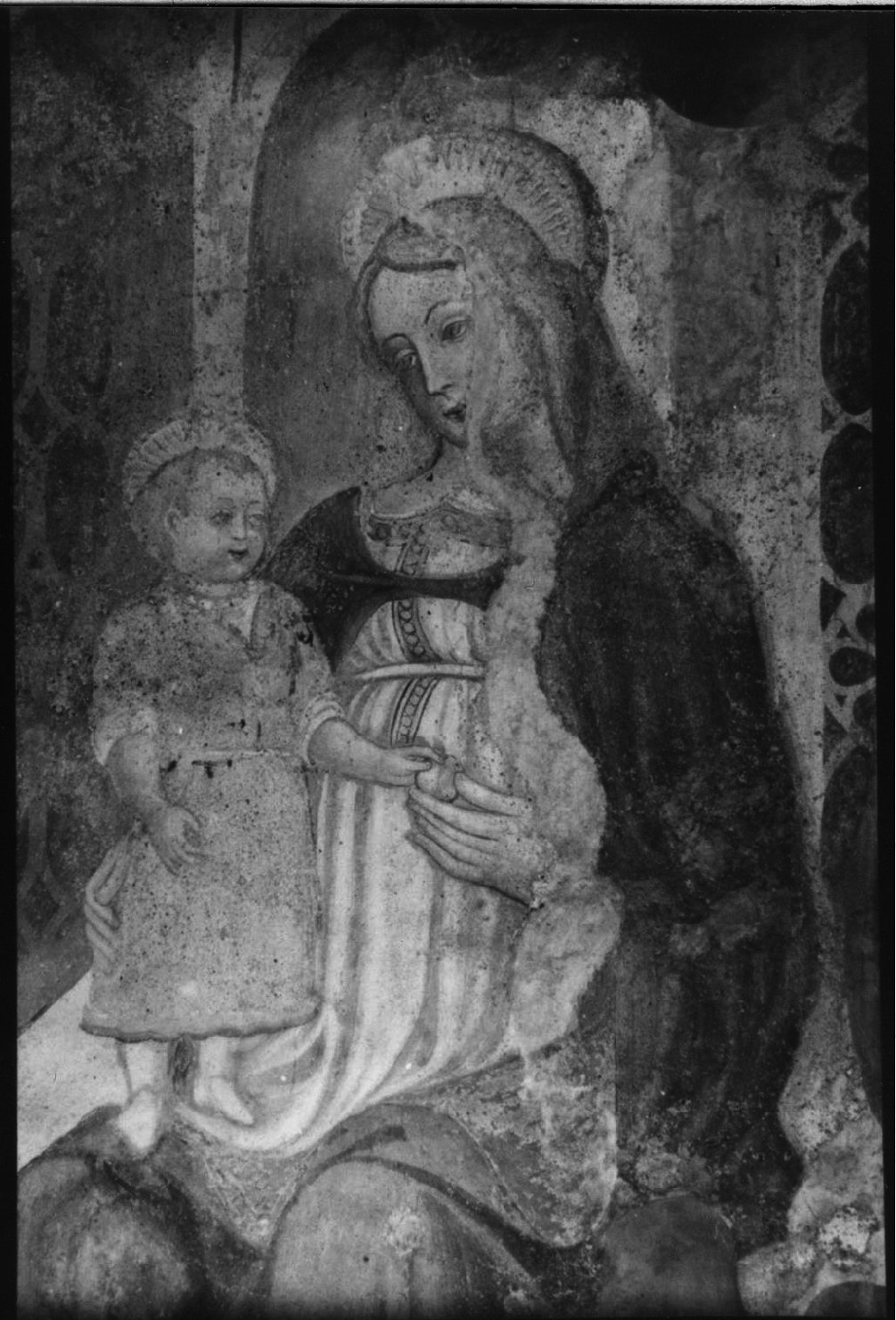 Madonna in trono col Bambino (dipinto, complesso decorativo) di Gerardo da Treviglio (attribuito) (metà sec. XV)
