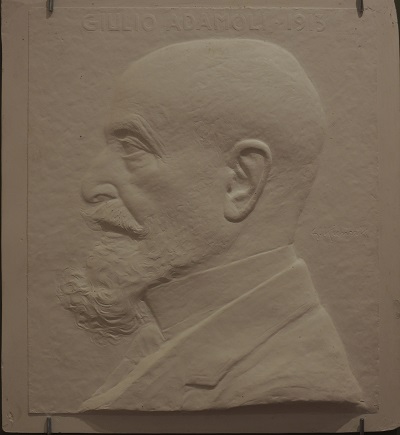 Giulio Adamoli, Profilo maschile (scultura) di Kienerk Giorgio (sec. XX)
