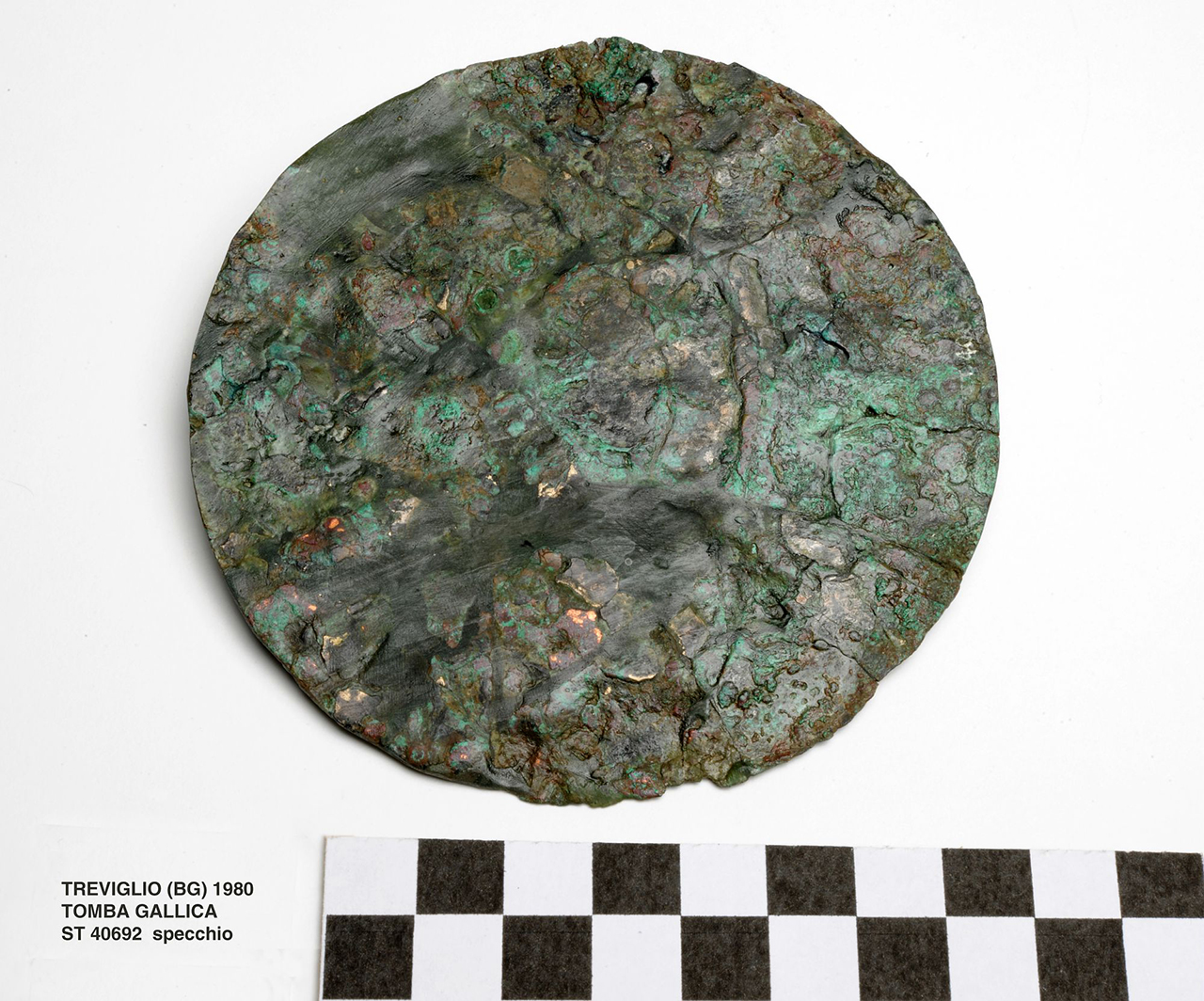 specchio, circolare - Tardo La Tène (metà I a.C)