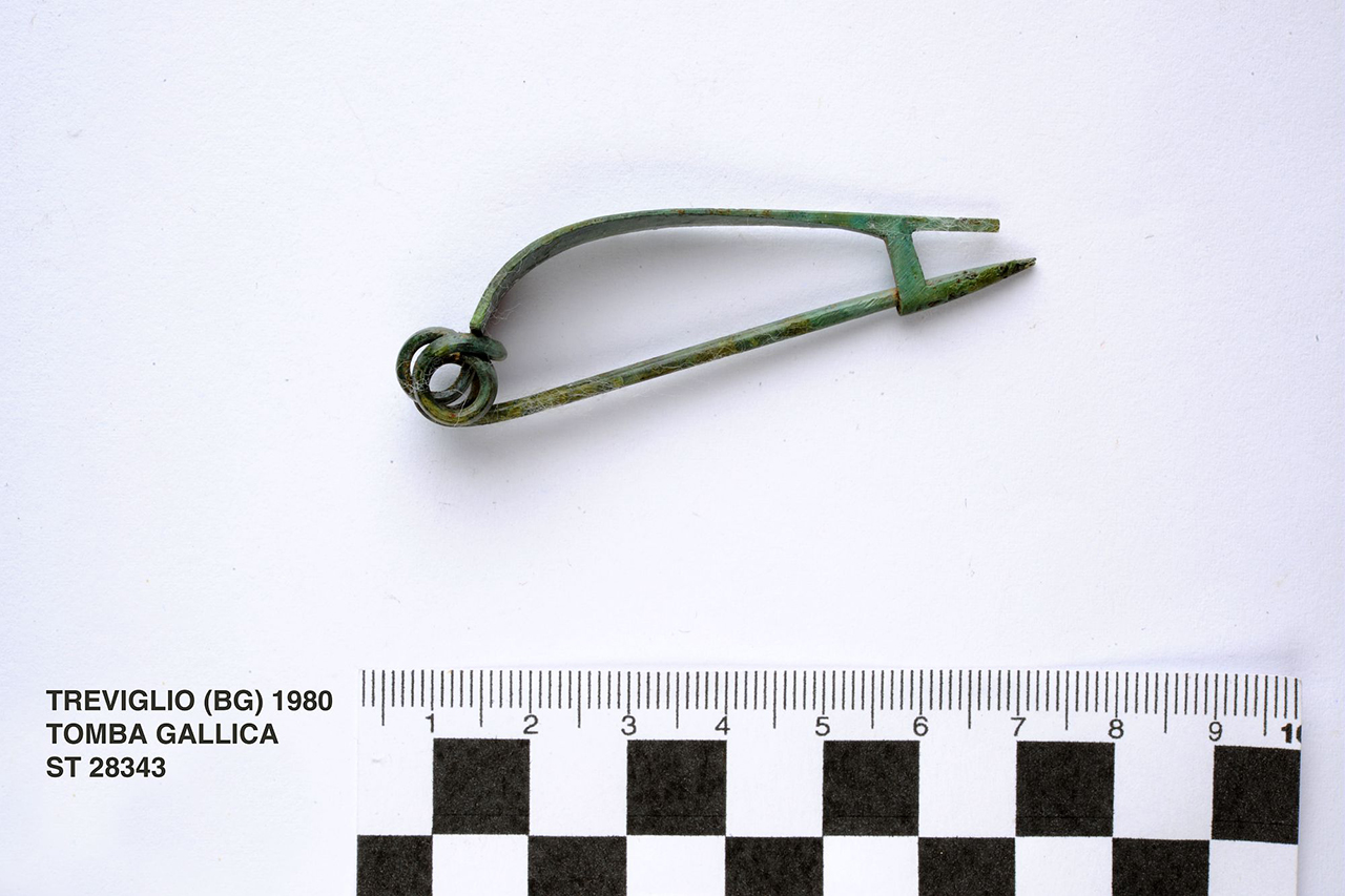 fibula, tipo Nauheim - Tardo La Tène (metà I a.C)