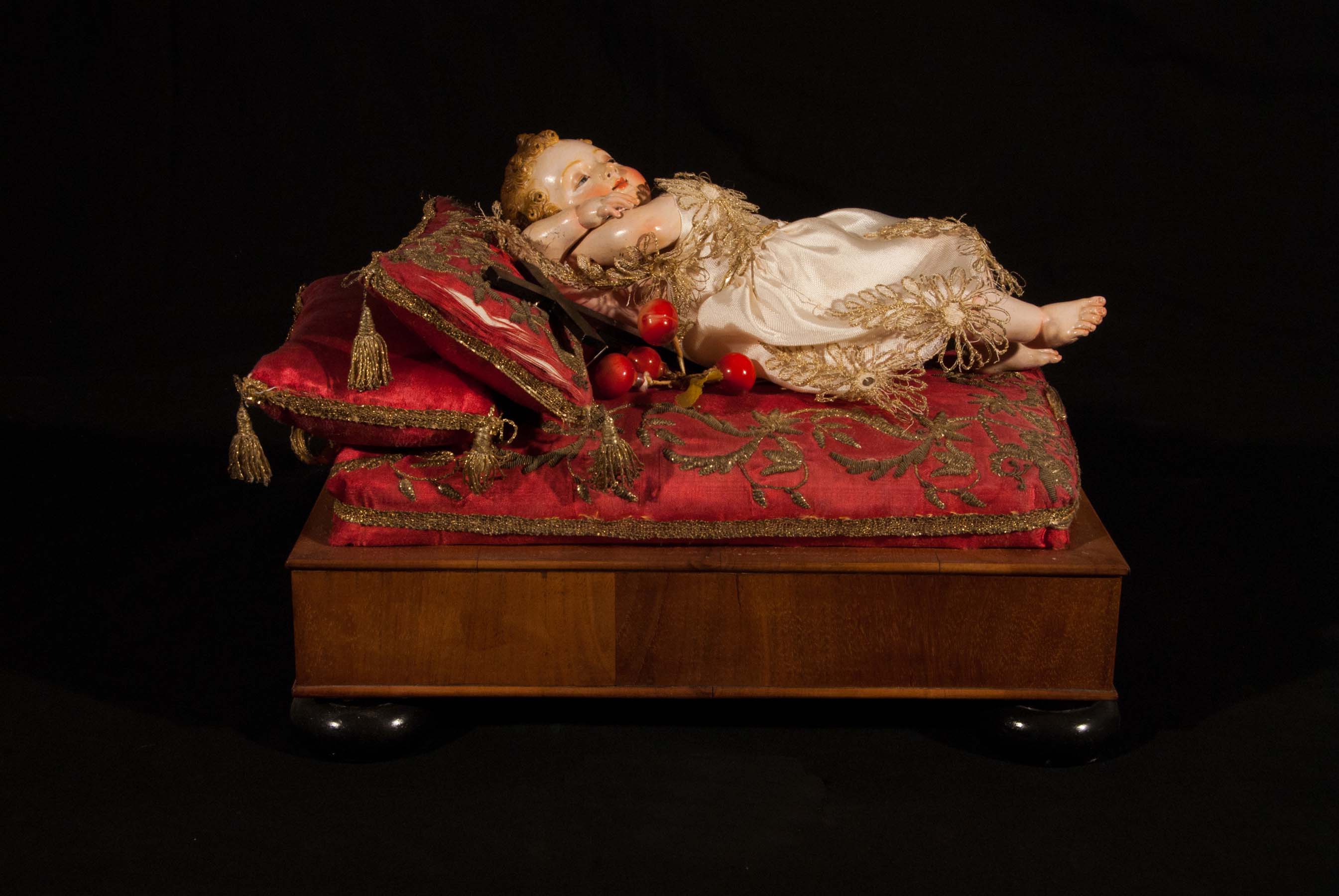 Gesu' Bambino Dormiente (statuetta, opera isolata) di mancante (bottega) - ambito leccese (XIX)