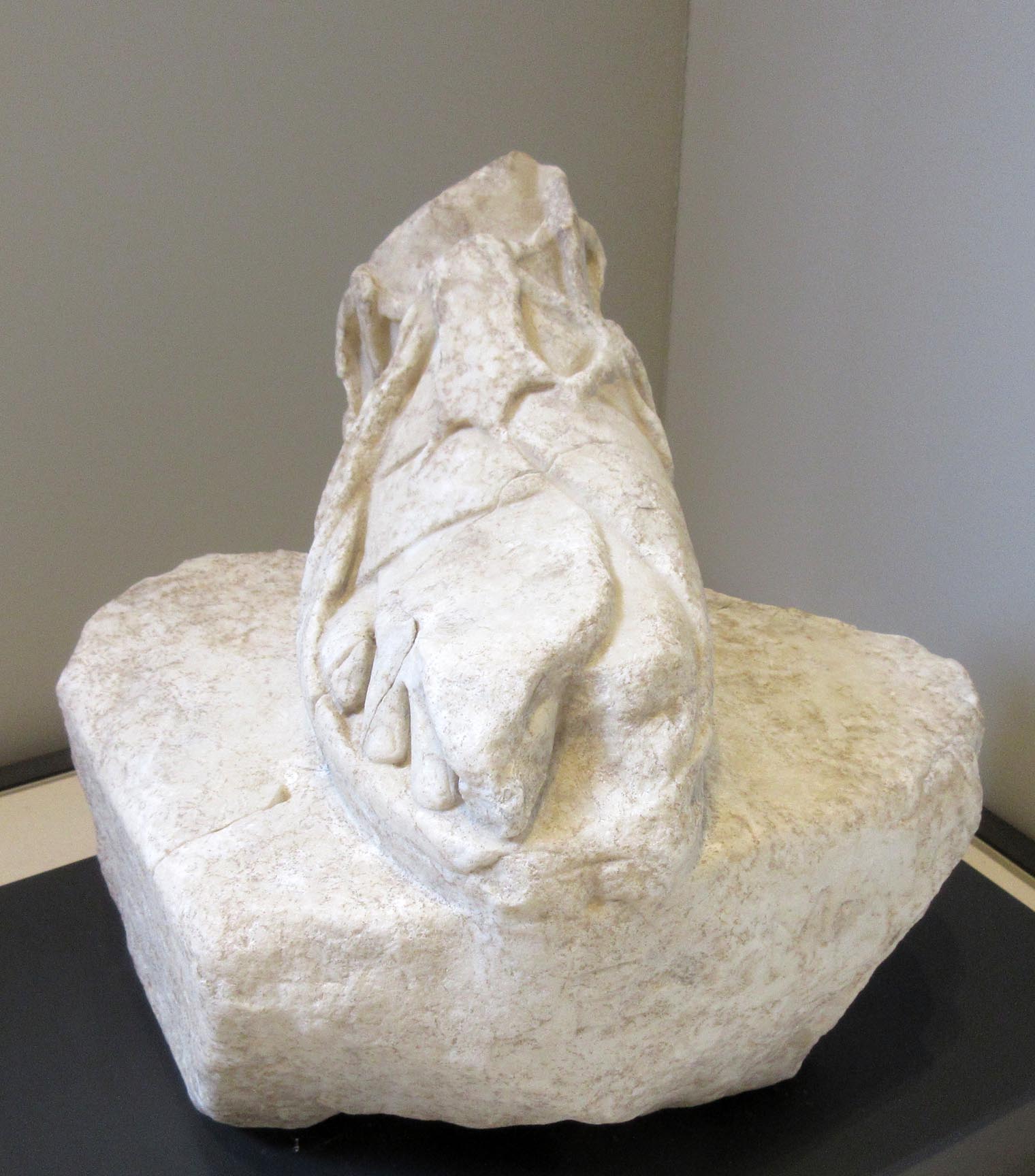 Ermarco (statua/ maschile, piede) (prima metà III)