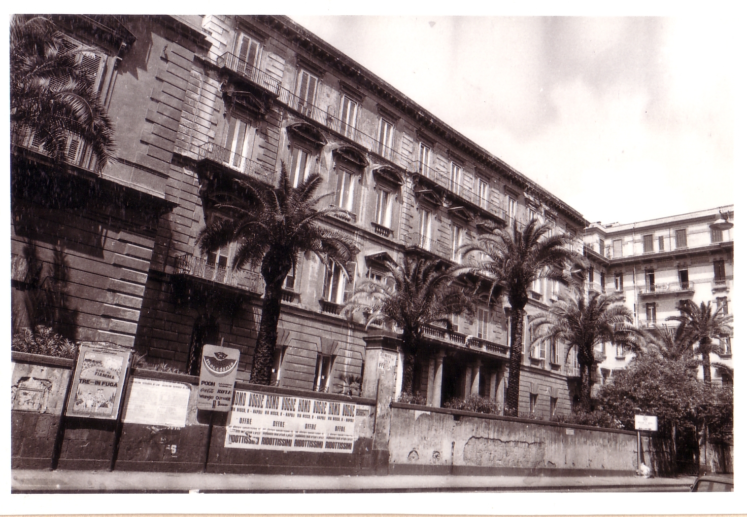 Palazzo d'Avalos (palazzo, signorile) - Napoli (NA) 