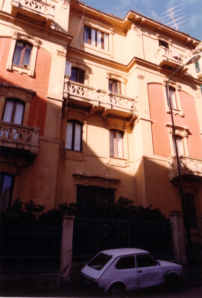palazzo, residenziale - Napoli (NA) 