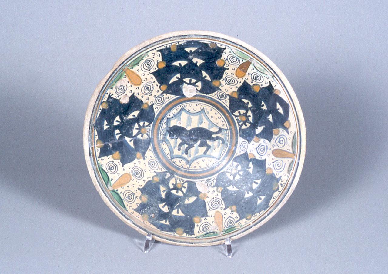 stemma gentilizio (piatto) - manifattura fiorentina (ultimo quarto sec. XV)