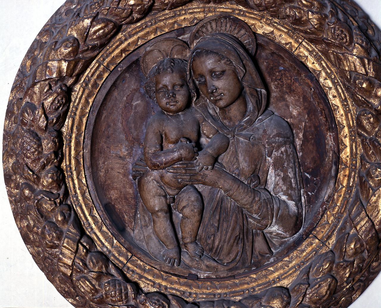 Madonna con Bambino (rilievo) di Della Robbia Andrea (cerchia) (sec. XVI)