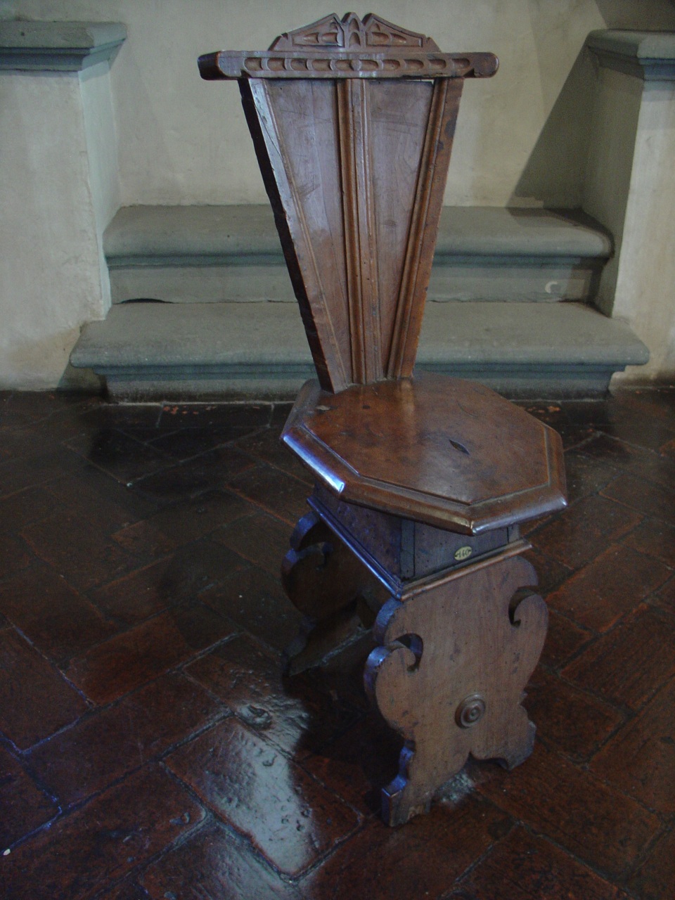 sgabello - manifattura italiana (sec. XVI)