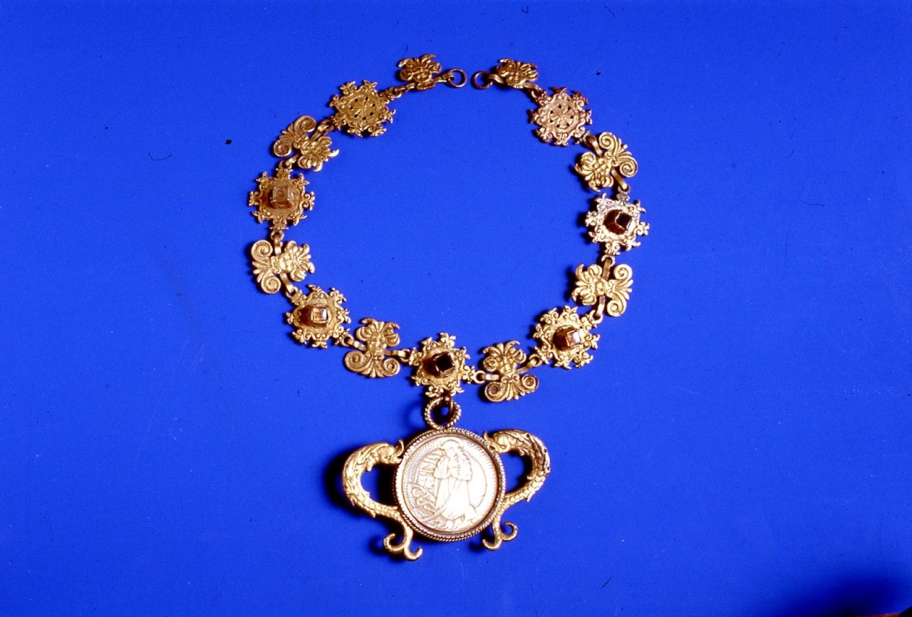 collana - arte italiana (sec. XVI, sec. XVII)
