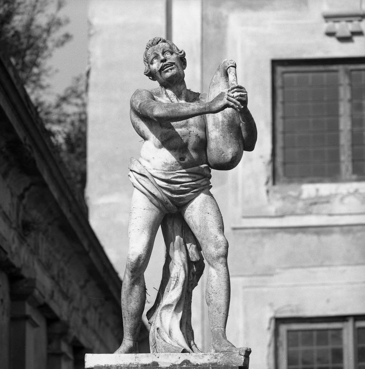 suonatore di cornamusa (statua) - ambito fiorentino (fine/ inizio secc. XVI/ XVII)