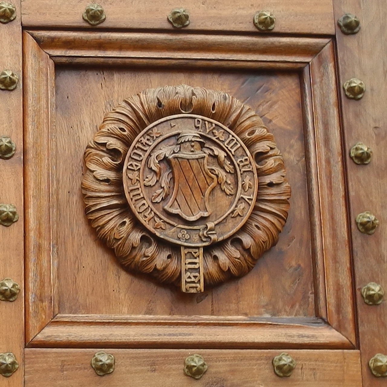 stemma (decorazione a intaglio, elemento d'insieme) di Mariotto di Paolo Sensi detto Terzuolo (attribuito) (seconda metà sec. XV)