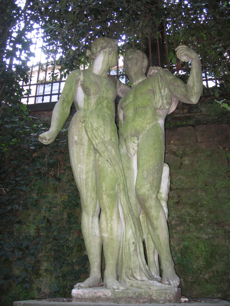 Venere e Adone (gruppo scultoreo) di Rossi Bartolomeo (sec. XVII)