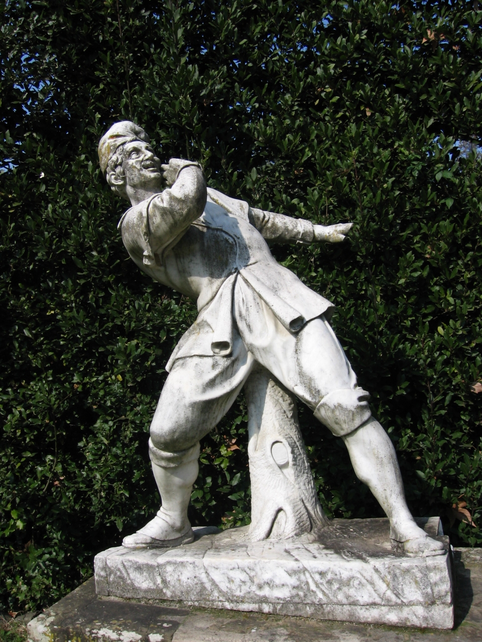 gioco della Civetta (gruppo scultoreo, elemento d'insieme) di Capezzuoli Giovanni Battista (sec. XVIII)