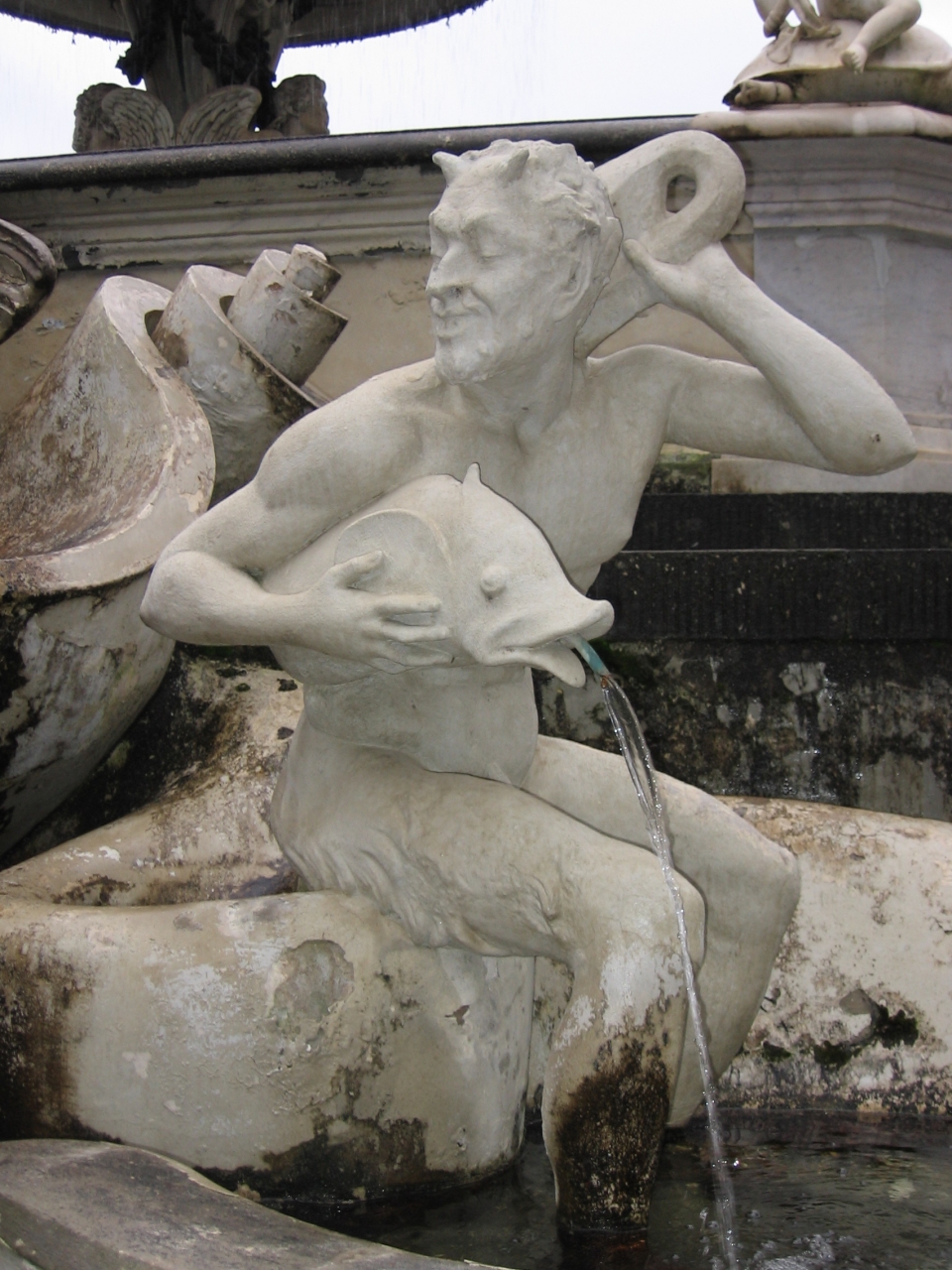 satiro con delfino (scultura) - ambito fiorentino (inizio sec. XX)