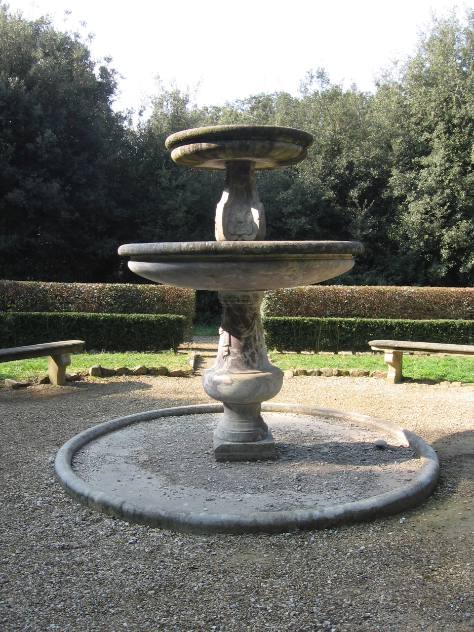 fontana a fusto - ambito toscano (secc. XVI/ XVII)
