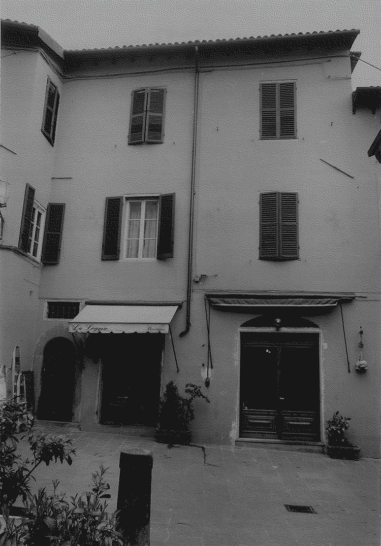 Casa in Piazza del Mercato, (p.628) (palazzo, residenziale) - Barga (LU)  (XI - XIV)